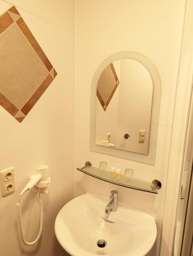 Paga - Parkgaststaette Otel Ehrenburg Dış mekan fotoğraf